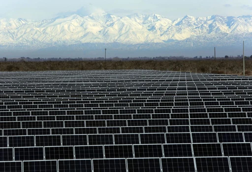 Instalación de paneles solares realizada por Energe