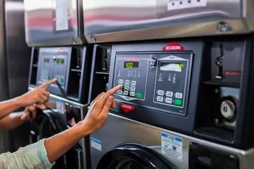 Equipamiento de una lavandería Laverap